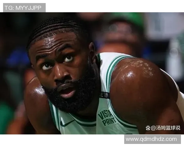 杰伦·布朗盛赞凯尔特人队友杰森·塔图姆领袖风范，伤病期间化身场外教练提升团队凝聚力